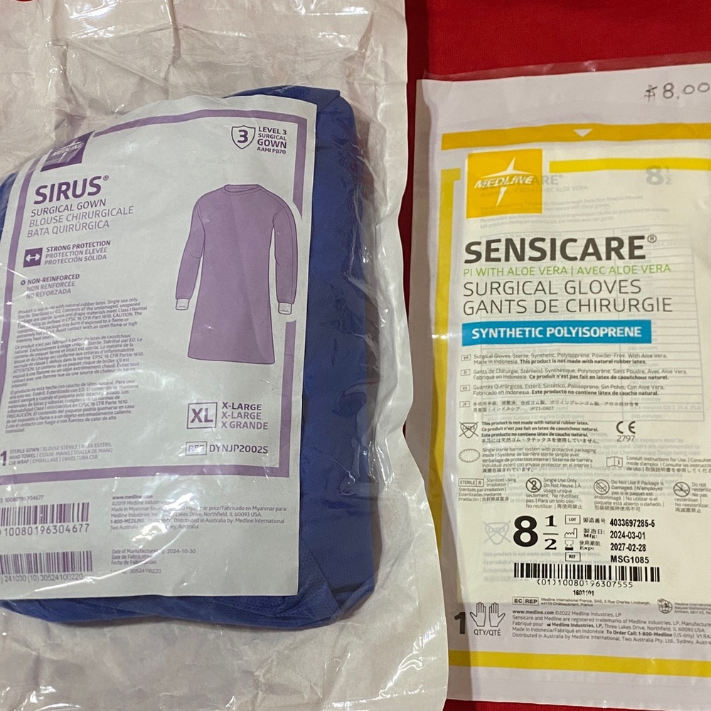 Surgical Gown and gloves